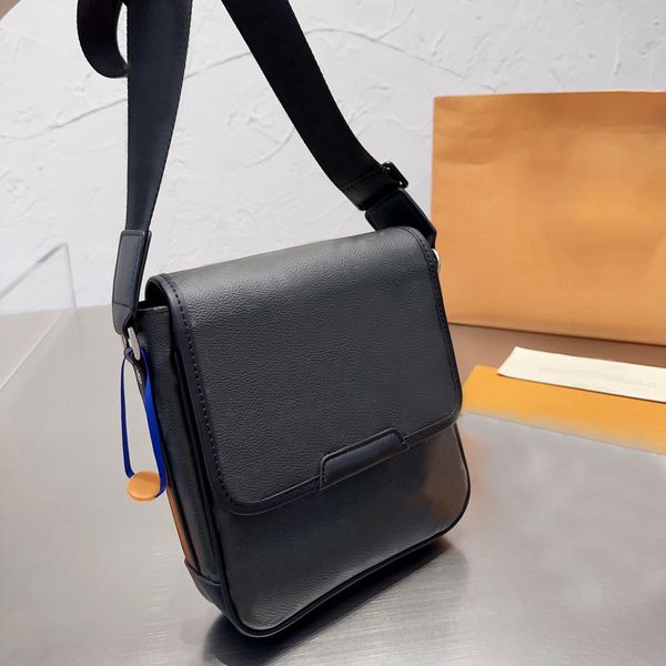 designer bags classic flower pattern men crossbody handbag adjustable nylon strap cell phone case
designer bags classic flower pattern men crossbody handbag adjustable nylon strap cell phone case