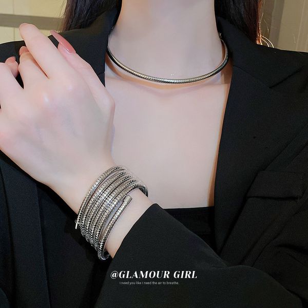 Design multi-layer winding metal elastic bracelet collar personality temperament heavy craft bracelet anniversary gift
Design multi-layer winding metal elastic bracelet collar personality temperament heavy craft bracelet anniversary gift