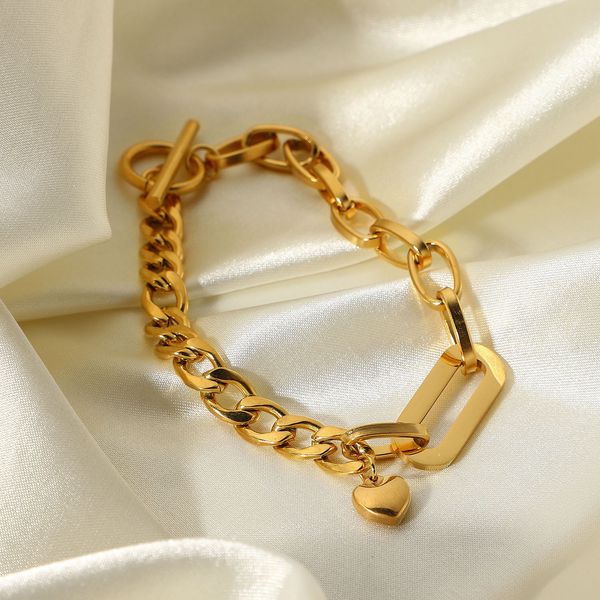 Designer stainless steel Cuba oval chain oval little love pendant OT buckle bracelet 18K vacuum plating jewelry wholesale.
Designer stainless steel Cuba oval chain oval little love pendant OT buckle bracelet 18K vacuum plating jewelry wholesale.