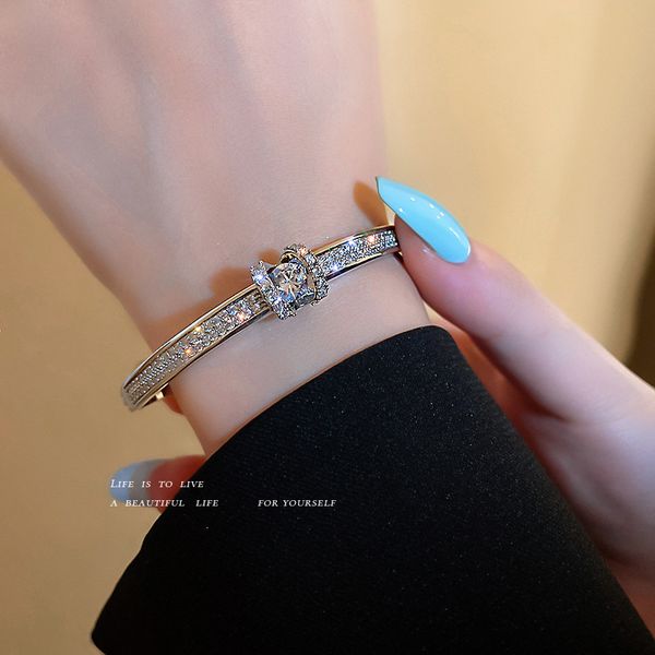 Designer Fashion Geometric Diamond Bracelet Roman Circle Girlfriend Bracelet Personalized Versatile Simple Handwear Women Wholesale
Designer Fashion Geometric Diamond Bracelet Roman Circle Girlfriend Bracelet Personalized Versatile Simple Handwear Women Wholesale