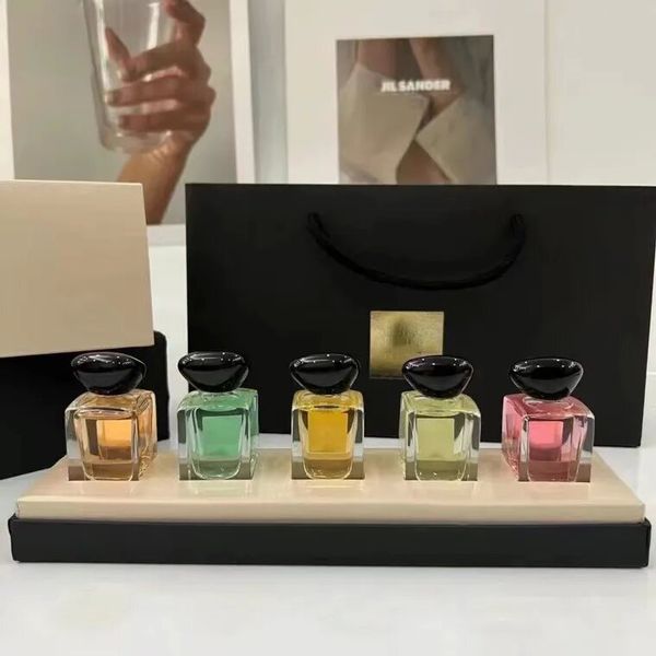 7.5ml prive perfume set 5pcs parfum gift box jasmine rose gardenia scent fragrance long lasting good smell men women cologne spray 5 in 1 ki
7.5ml prive perfume set 5pcs parfum gift box jasmine rose gardenia scent fragrance long lasting good smell men women cologne spray 5 in 1 ki