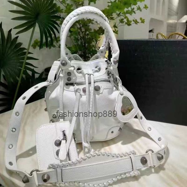 bags shoulder designer lady shopping fashion totes cross body half moon luxury leather claic retro purse hourglass bucket bag locomotive wal
bags shoulder designer lady shopping fashion totes cross body half moon luxury leather claic retro purse hourglass bucket bag locomotive wal