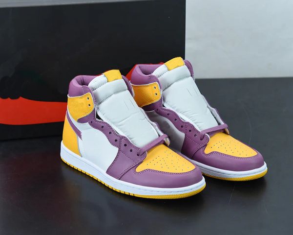 2023 jumpman 1 high og brotherhood basketball shoes 1s white purple yellow mens womens trainers sports sneakers with box
2023 jumpman 1 high og brotherhood basketball shoes 1s white purple yellow mens womens trainers sports sneakers with box
