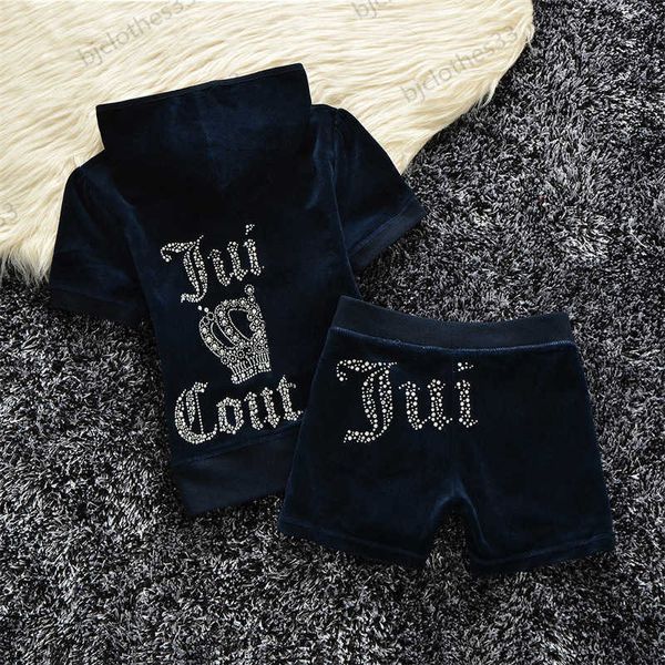 juicy tracksuit two piece pants letters crown embellished luxury short sleeves t-shirt classic style elastic-waist shorts 20 colors tracksui, White
juicy tracksuit two piece pants letters crown embellished luxury short sleeves t-shirt classic style elastic-waist shorts 20 colors tracksui, White