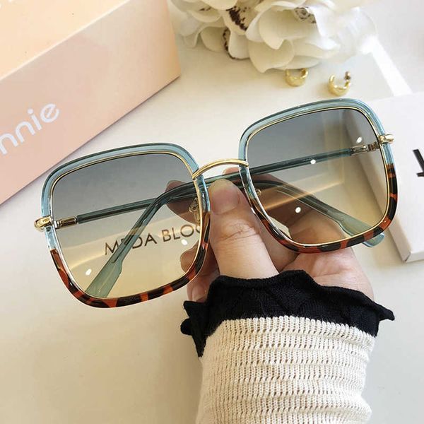 sunglasses women square blue leopard sunglasses color frame trend glasses oversized sun glasses for female men oculos uv400j230301, White;black
sunglasses women square blue leopard sunglasses color frame trend glasses oversized sun glasses for female men oculos uv400j230301, White;black