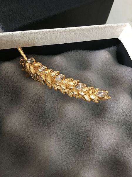 luxury designer letters brooches pins mens womens 18k gold plated jewelry pin brooch suit party dress ornaments gift with box, Gray
luxury designer letters brooches pins mens womens 18k gold plated jewelry pin brooch suit party dress ornaments gift with box, Gray