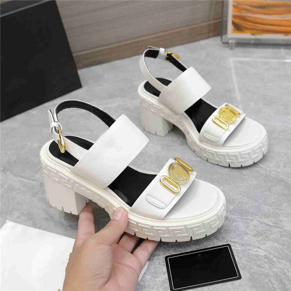fashion sandals 2023 medusa the latest style comfortable soft men and women flat bottom letter logo summer casual slippers 02-014, Black
fashion sandals 2023 medusa the latest style comfortable soft men and women flat bottom letter logo summer casual slippers 02-014, Black