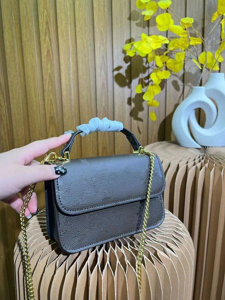 designer tote bag women shoulder handbag fashion messenger bags handsome handbags luxury crossbody bag small totes purse letter and flower p
designer tote bag women shoulder handbag fashion messenger bags handsome handbags luxury crossbody bag small totes purse letter and flower p