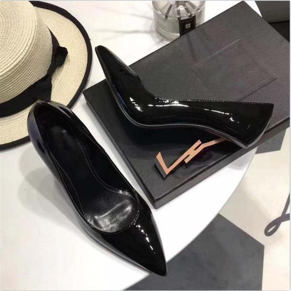 2020 new fashion ladies high heels exquisite and comfortable strap women letters high heel short boots leather material size 35-42245u, Black
2020 new fashion ladies high heels exquisite and comfortable strap women letters high heel short boots leather material size 35-42245u, Black