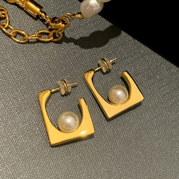 ins ce geometric square metal pearl earrings stud women's new trend unique niche design 925 silver needle jewelry accessories, Golden;silver
ins ce geometric square metal pearl earrings stud women's new trend unique niche design 925 silver needle jewelry accessories, Golden;silver