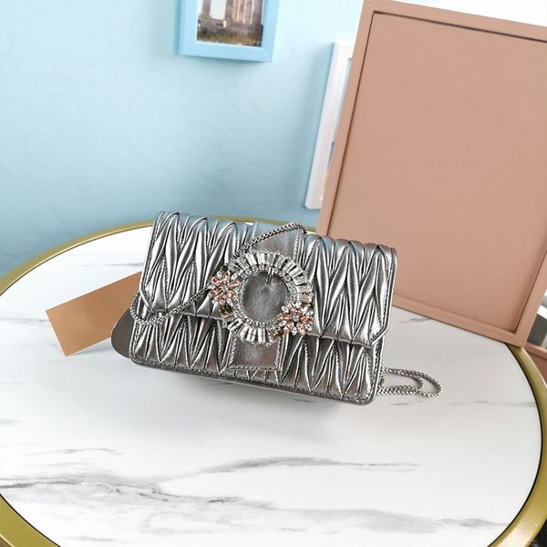 7a chain crossbody bag matelasse shoulder bags women silvery designer handbag purse imported lambskin flap crystal beaded ring daisy diamond
7a chain crossbody bag matelasse shoulder bags women silvery designer handbag purse imported lambskin flap crystal beaded ring daisy diamond