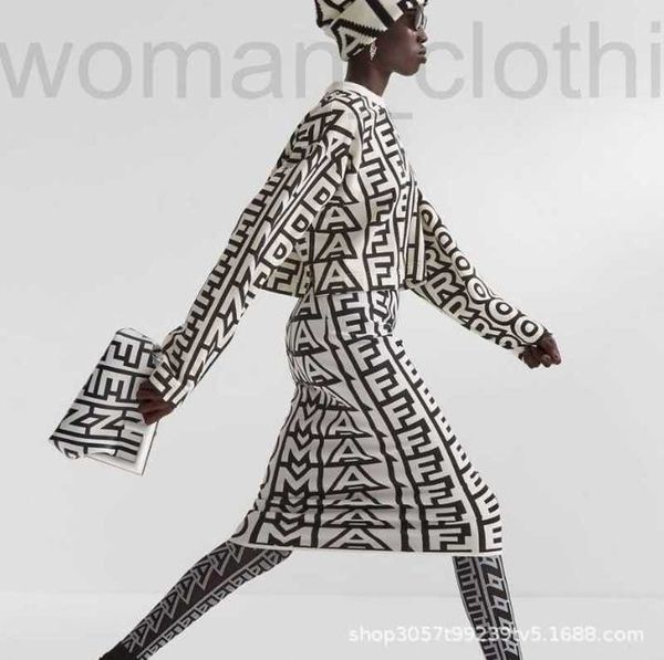 two piece dress designer correct edition limited capsule series long-sleeved sweater half-skirt suit black and white color jacquard element
two piece dress designer correct edition limited capsule series long-sleeved sweater half-skirt suit black and white color jacquard element