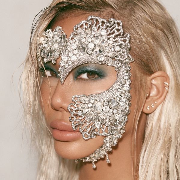 fashion face masks neck gaiter stonefans cubic zirconia luxury mask for face women glitters hair wedding party fashion bling halloween jewel
fashion face masks neck gaiter stonefans cubic zirconia luxury mask for face women glitters hair wedding party fashion bling halloween jewel