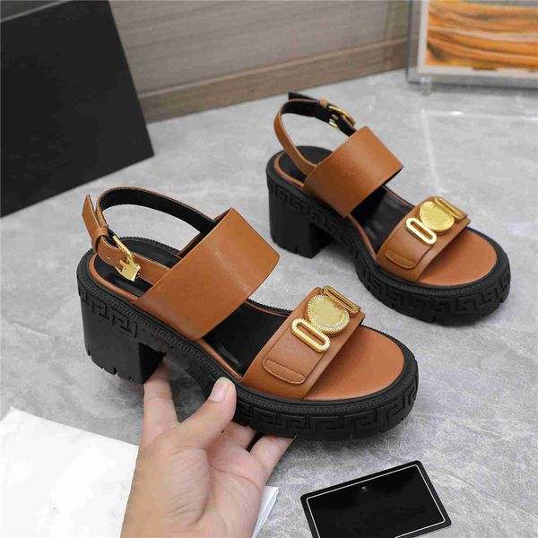 fashion sandals 2023 medusa the latest style comfortable soft men and women flat bottom letter logo summer casual slippers 02-011, Black
fashion sandals 2023 medusa the latest style comfortable soft men and women flat bottom letter logo summer casual slippers 02-011, Black