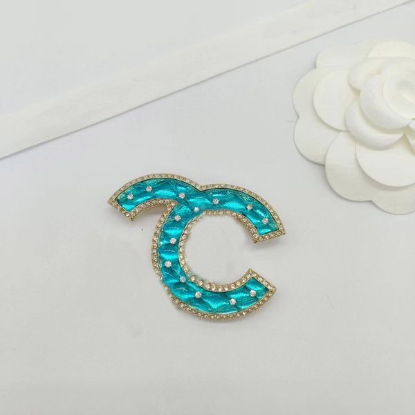 2023 luxury quality charm brooch with diamond and blue color design have box stamp ps3649, Golden
2023 luxury quality charm brooch with diamond and blue color design have box stamp ps3649, Golden