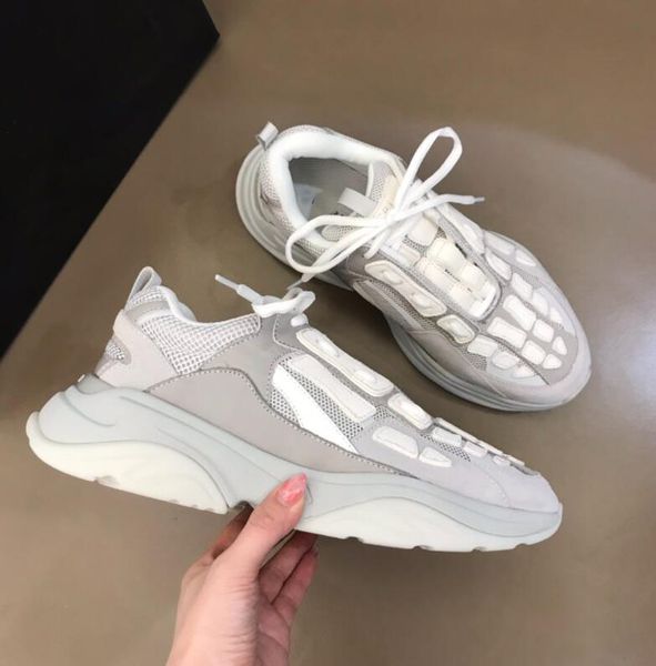 luxury bone runner men sports shoes men low calfskin suede goatskin man trainers famous brand party wedding bf gift footwear with box
luxury bone runner men sports shoes men low calfskin suede goatskin man trainers famous brand party wedding bf gift footwear with box