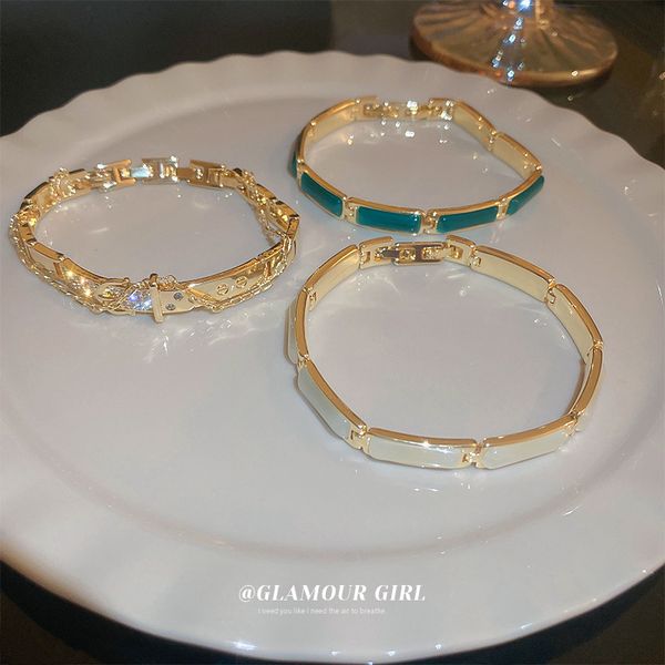 Luxury designer genuine gold electroplated opal zircon geometric bracelet high-grade light luxury hand accessories wholesale
Luxury designer genuine gold electroplated opal zircon geometric bracelet high-grade light luxury hand accessories wholesale