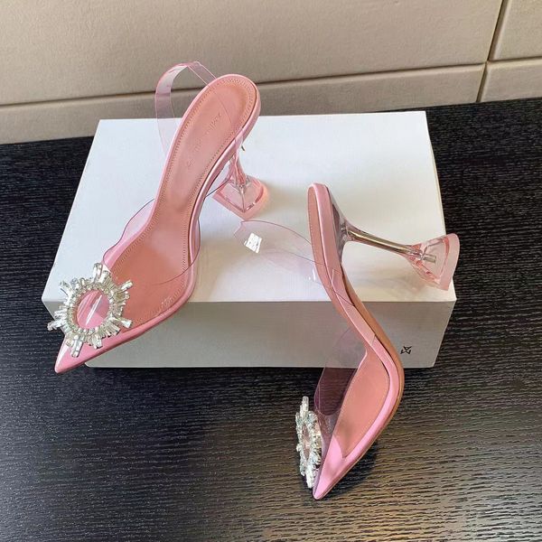 amina muaddi begum crystal-embellished sandals pumps clear pvc stiletto heels sandals women's luxury designers dress shoe slingbacks ev, Black
amina muaddi begum crystal-embellished sandals pumps clear pvc stiletto heels sandals women's luxury designers dress shoe slingbacks ev, Black