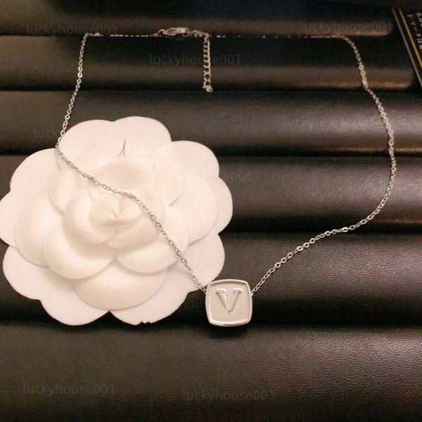 charming stainless steel luxury designer women pendant necklace stainless steel letter pendant silver necklace beaded jewelry accessories pa
charming stainless steel luxury designer women pendant necklace stainless steel letter pendant silver necklace beaded jewelry accessories pa