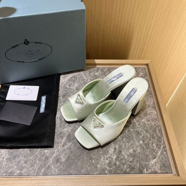 2023 slippers mules shoes slides high heels shoes sandals luxury designers factory footwear rhinestone real silk chunky block slip-on open t, Black
2023 slippers mules shoes slides high heels shoes sandals luxury designers factory footwear rhinestone real silk chunky block slip-on open t, Black