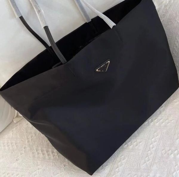 black nylon waterproof handbag tote bag for women luxury designers bag high capacity ladies casual shopping
black nylon waterproof handbag tote bag for women luxury designers bag high capacity ladies casual shopping