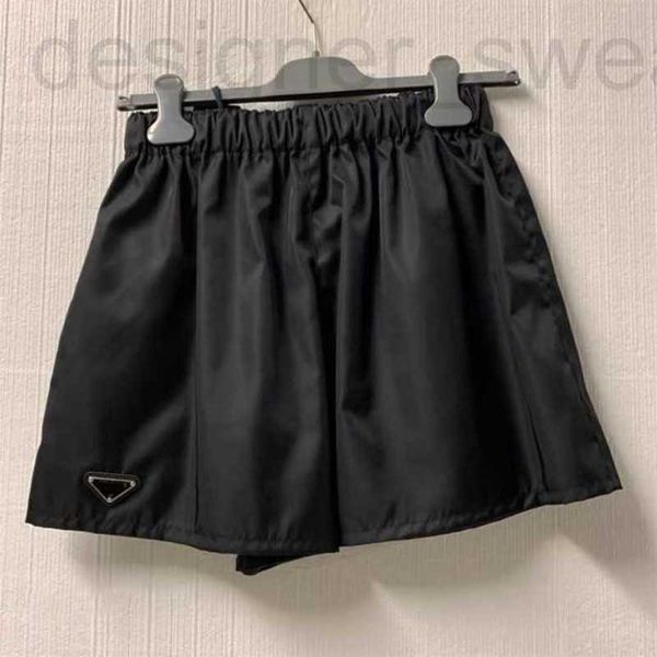 women's shorts designer spring and summer 2023 new elastic high waist black triangle fashion brand casual wide leg shorts pants women 1, White;black
women's shorts designer spring and summer 2023 new elastic high waist black triangle fashion brand casual wide leg shorts pants women 1, White;black