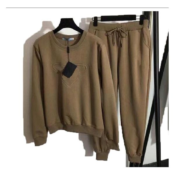 23ss designer womens tracksuits sports suit triangle set rhude clothes spring autumn jacket sweatshirt womens crew neck tracksuit basketball, Gray
23ss designer womens tracksuits sports suit triangle set rhude clothes spring autumn jacket sweatshirt womens crew neck tracksuit basketball, Gray