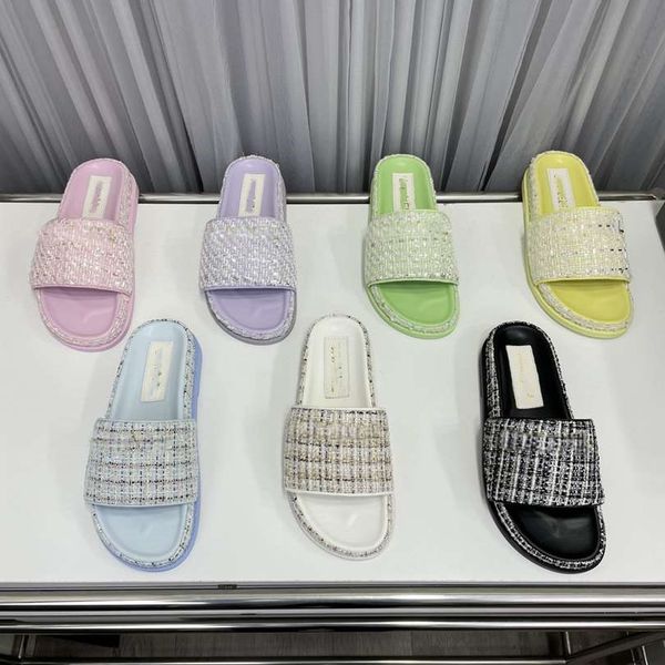 2023 summer women platform slide designer quilting sandals luxury flat channel slippers rubber thick bottoms flip flops beach shoes x20a
2023 summer women platform slide designer quilting sandals luxury flat channel slippers rubber thick bottoms flip flops beach shoes x20a