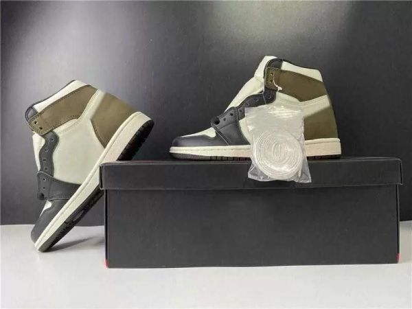 2023 basketball new exclusive 1 high og designer shoes sail dark mocha black white fashion sport zapatos sneakers ship with original box
2023 basketball new exclusive 1 high og designer shoes sail dark mocha black white fashion sport zapatos sneakers ship with original box