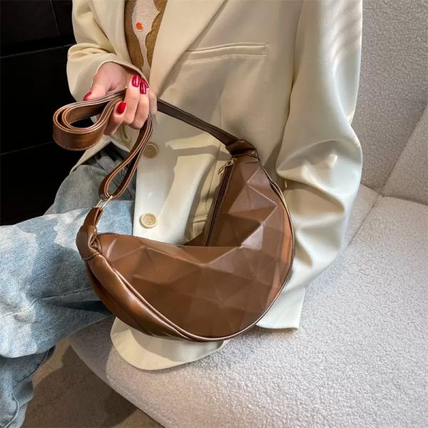 fashion shoulder underarm bag new special-interest design bag high-grade rhombus internet celebrity all-matching ins, Black;red
fashion shoulder underarm bag new special-interest design bag high-grade rhombus internet celebrity all-matching ins, Black;red