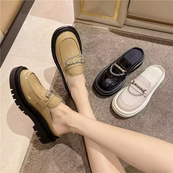 large size slippers 35-43 female thick soles fashion beautiful outdoor versatile lovely leisure leather sandals factory direct sale, Black
large size slippers 35-43 female thick soles fashion beautiful outdoor versatile lovely leisure leather sandals factory direct sale, Black