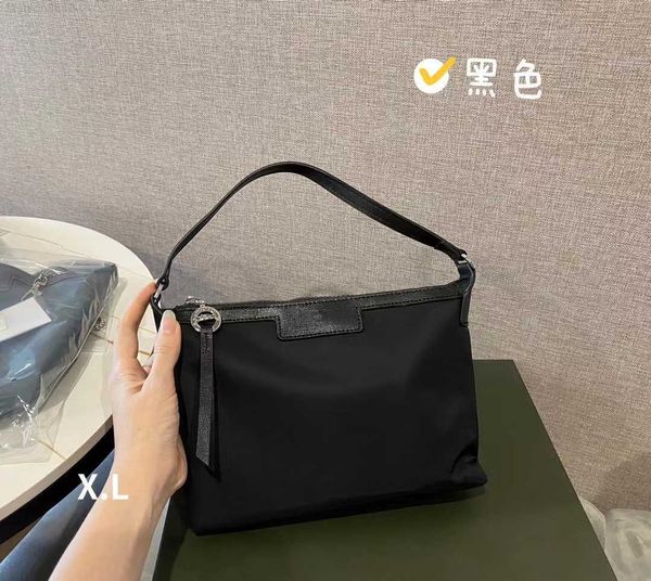 new luxury fashion design women's nylon armpit bag chain holding cross-body bag shoulder bag
new luxury fashion design women's nylon armpit bag chain holding cross-body bag shoulder bag