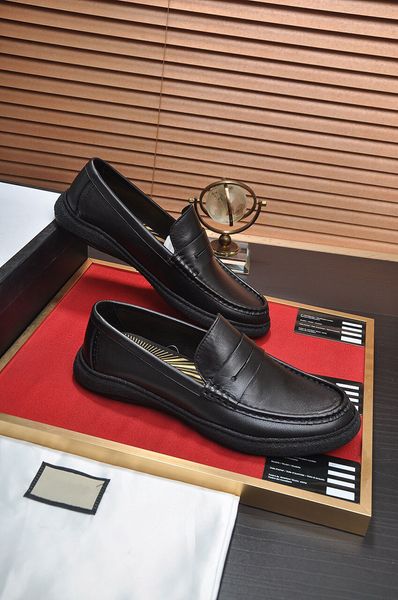 2023 classic business men's dress shoes fashion elegant formal wedding flats brand designer men slip on office oxford shoes size 38-45, Black
2023 classic business men's dress shoes fashion elegant formal wedding flats brand designer men slip on office oxford shoes size 38-45, Black