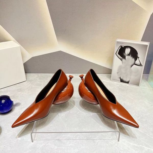2023 fashion designer women's balloon heels leather shoes pointed leather sole 8.5cm holiday banquet women's high heels 35-40, Black
2023 fashion designer women's balloon heels leather shoes pointed leather sole 8.5cm holiday banquet women's high heels 35-40, Black