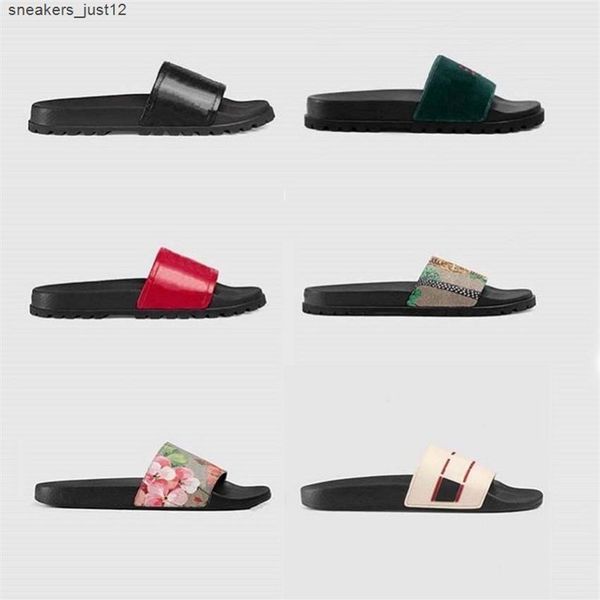 2021 woman man sandals quality stylish slipper fashion classics men women flat shoes slide eu35-45 with box shoe02 08303g, Black
2021 woman man sandals quality stylish slipper fashion classics men women flat shoes slide eu35-45 with box shoe02 08303g, Black