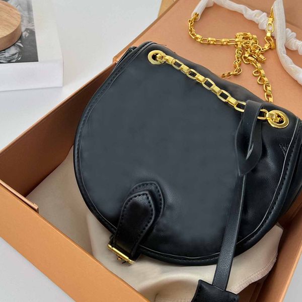 designer bag luxurys handbags embroidery craft mini tote gold chain semi circula crossbody purse 
designer bag luxurys handbags embroidery craft mini tote gold chain semi circula crossbody purse