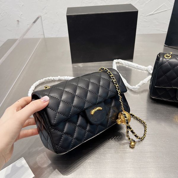 women's classic mini clamshell shoulder bag quilted fashion small gold beads metal hardware chain leather portable diagonal bag makeup
women's classic mini clamshell shoulder bag quilted fashion small gold beads metal hardware chain leather portable diagonal bag makeup