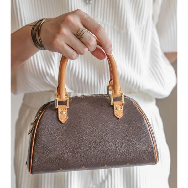 bag 10a designer route choice it must be right the upper body is very very can hold lv013
bag 10a designer route choice it must be right the upper body is very very can hold lv013