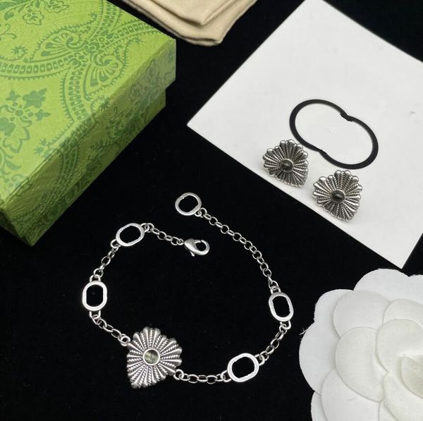 luxury brand earring stud retro heart charm bracelet letter chain for women wedding party couple gift jewelry with box, Silver
luxury brand earring stud retro heart charm bracelet letter chain for women wedding party couple gift jewelry with box, Silver