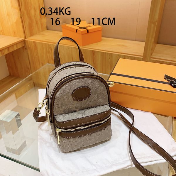 designer kids backpacks luxury girls letter printed messenger bag 2023 children students double shoulder bags a9672
designer kids backpacks luxury girls letter printed messenger bag 2023 children students double shoulder bags a9672