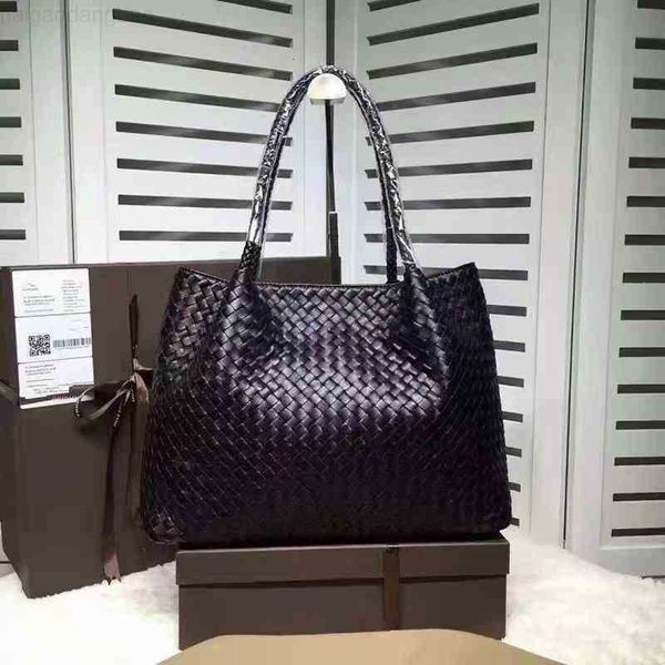 handbag bottegasss venetasss leather woven fashion large capacity one shoulder handbag star same tote bag fashion versatile bag
handbag bottegasss venetasss leather woven fashion large capacity one shoulder handbag star same tote bag fashion versatile bag