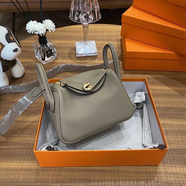 designer original h lind casual bag the firt layer of cow leather doctor bag lychee pattern lindys one houlder hand cro body women mini 19 o
designer original h lind casual bag the firt layer of cow leather doctor bag lychee pattern lindys one houlder hand cro body women mini 19 o