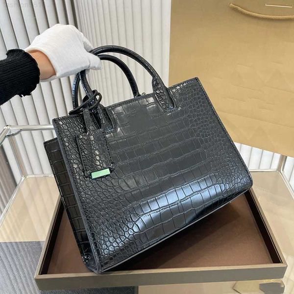2023 luxury designer bags crocodile leather handbags ladies famous brands tote bags for women
2023 luxury designer bags crocodile leather handbags ladies famous brands tote bags for women