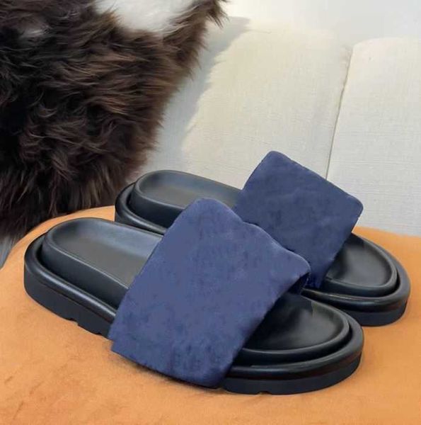 women designer slippers transparent pvc jelly lady letter printed luxury summer sandals comfortable flip flops size 35-42 fcw2, Black
women designer slippers transparent pvc jelly lady letter printed luxury summer sandals comfortable flip flops size 35-42 fcw2, Black