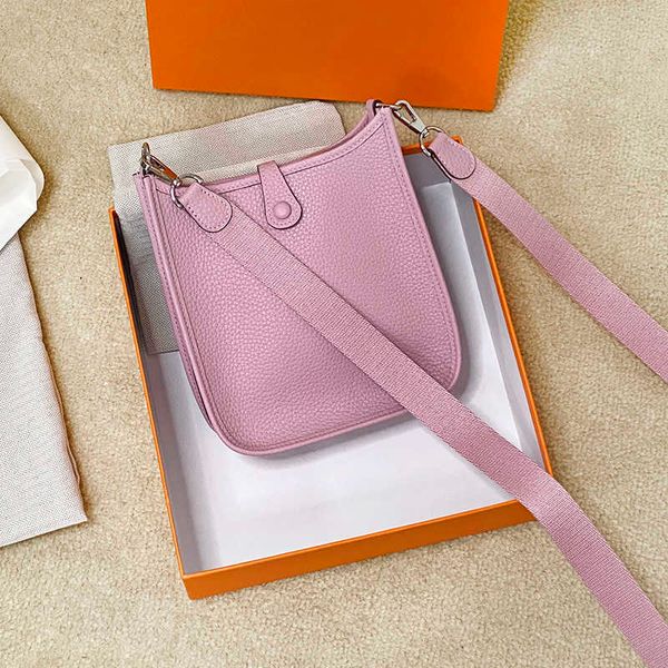totes 2022 new trendy shoulder bucket bags women calfskin designer handbags togo real leather ladies mini crossbody bag y2302
totes 2022 new trendy shoulder bucket bags women calfskin designer handbags togo real leather ladies mini crossbody bag y2302