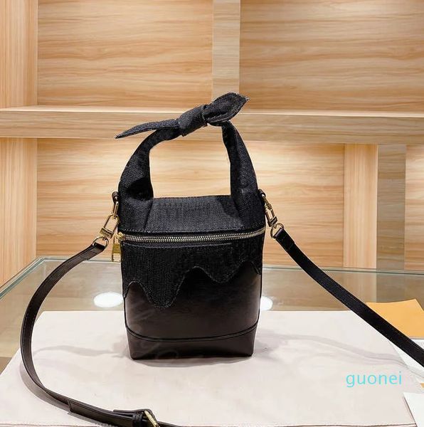 designer-designer luxurys bag mini denim stitching fashion canvas handbag cowhide heart pendant letter embroidery crossbody men women wallet
designer-designer luxurys bag mini denim stitching fashion canvas handbag cowhide heart pendant letter embroidery crossbody men women wallet