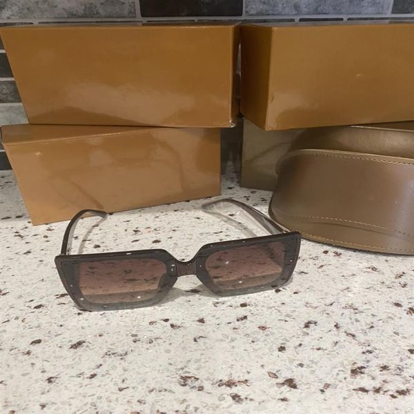 2021 luxury sunglasses classic design polarized for men women pilot sun glasses uv400 eyewear metal frame polaroid lens 16 model258z, White;black
2021 luxury sunglasses classic design polarized for men women pilot sun glasses uv400 eyewear metal frame polaroid lens 16 model258z, White;black