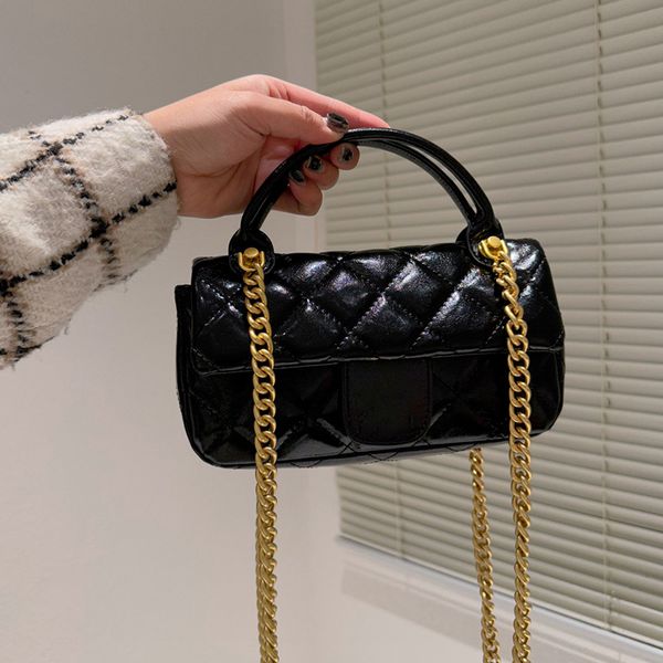 womens french classic clamshell portable diagonal bag quilted fashion multi-pocket leather gold metal hardware double thick chain cross shou
womens french classic clamshell portable diagonal bag quilted fashion multi-pocket leather gold metal hardware double thick chain cross shou