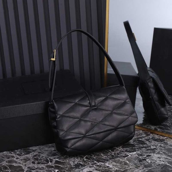 2023 guangzhou selling designer quilted leather women purses luxury leather handbags for women
2023 guangzhou selling designer quilted leather women purses luxury leather handbags for women