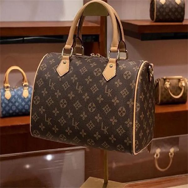 luxurys designer brand fast shippings women bags leather handbags oxidize speedy shoulder crossbody handbag purse with shoulders strap dust
luxurys designer brand fast shippings women bags leather handbags oxidize speedy shoulder crossbody handbag purse with shoulders strap dust